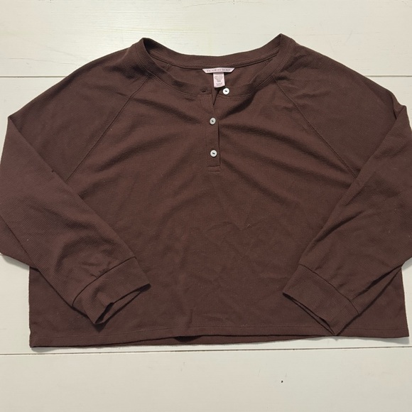 Victoria’s Secret Cropped Henley - Picture 1 of 3